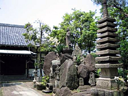 Saihoji-temppelin kivi-Buddhat
